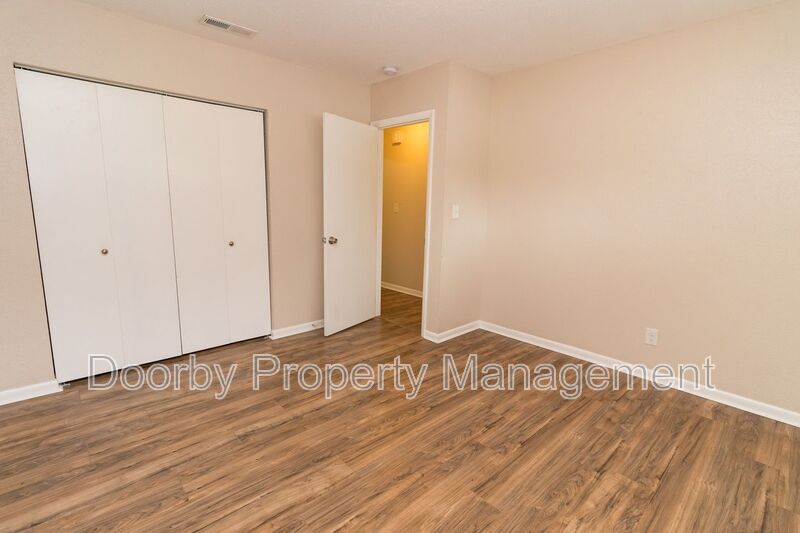 Building Photo - 3101 Ellis Ave