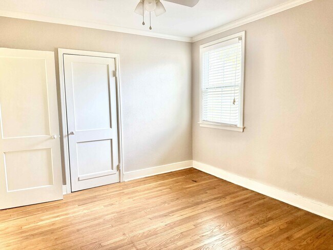 Building Photo - 4717 Orchid St