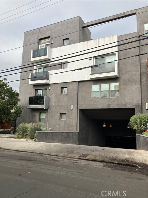 Building Photo - 11925 Kling St