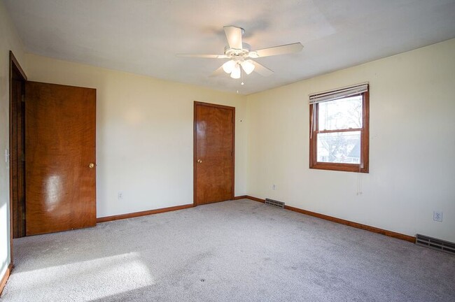 Building Photo - 14 Gold St