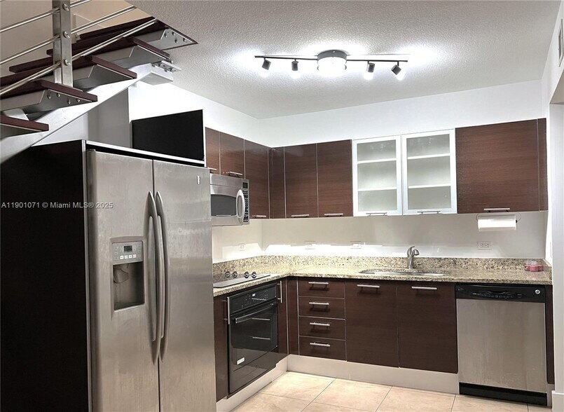 Building Photo - 41 SE 5th St