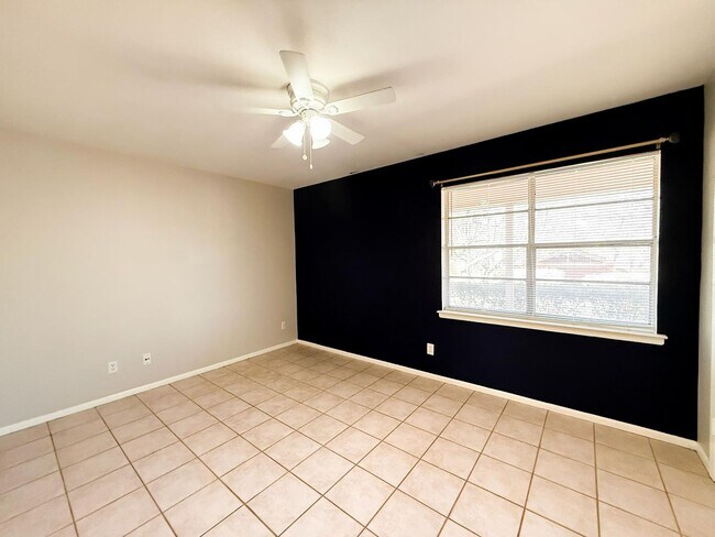 Building Photo - 1139-1139 Haines Ave