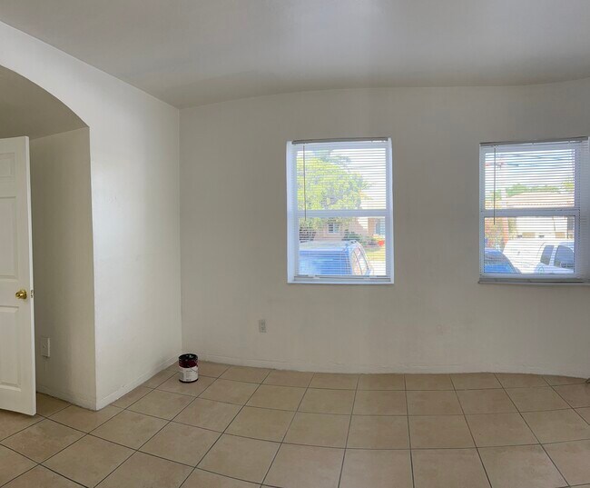 Building Photo - 9465 Abbott Ave