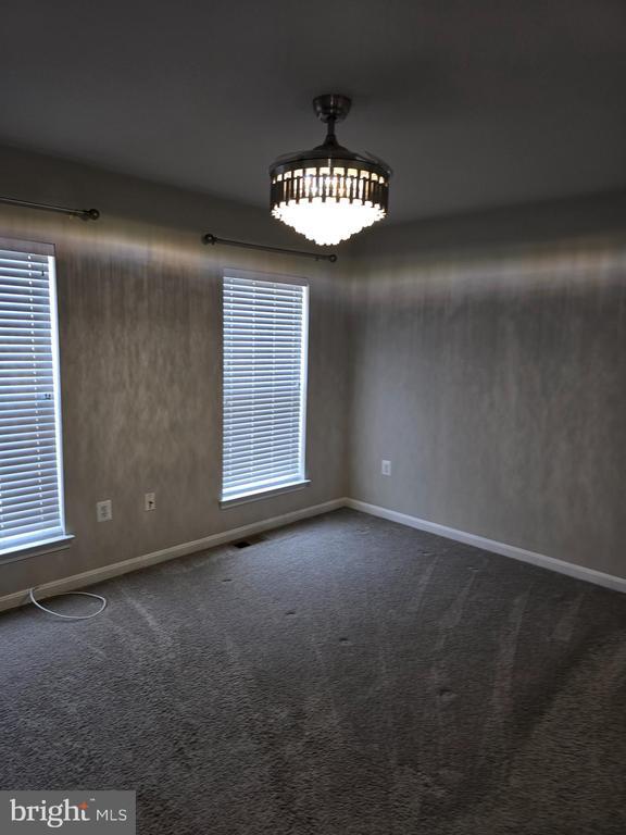Building Photo - 429 Woodcrest Dr SE