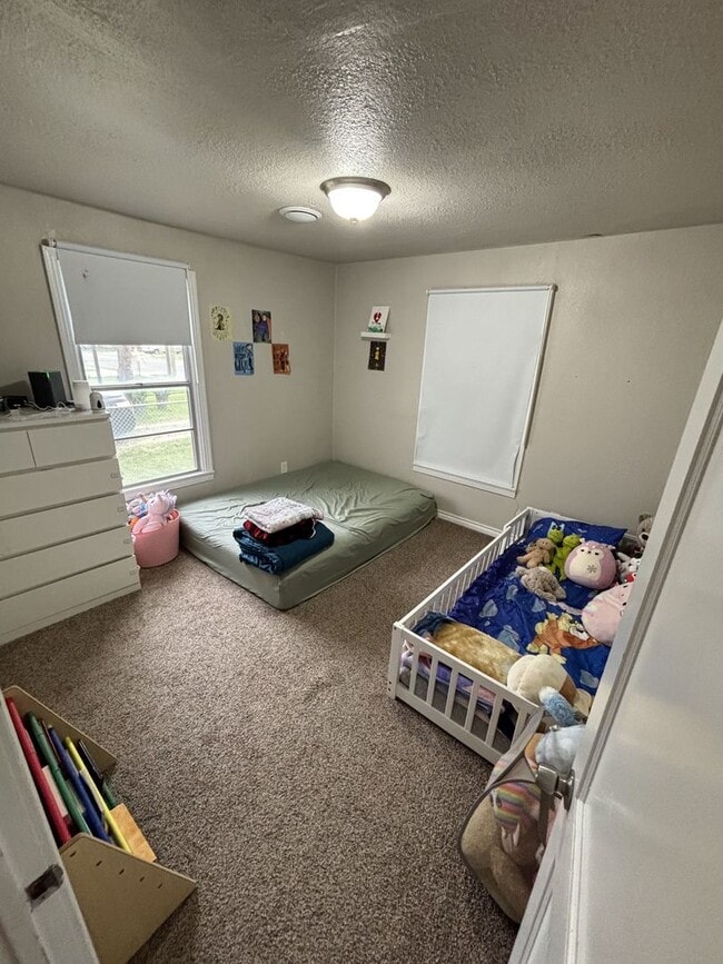 Building Photo - Updated 3-bedroom house with HUGE YARD!!