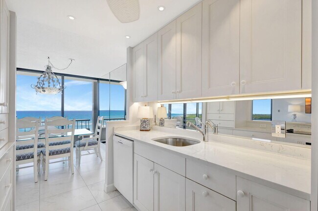 Building Photo - 5550 N Ocean Dr