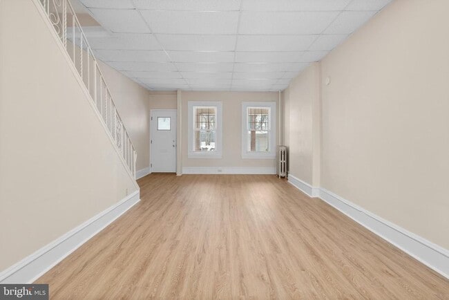 Building Photo - 206 E Elm St