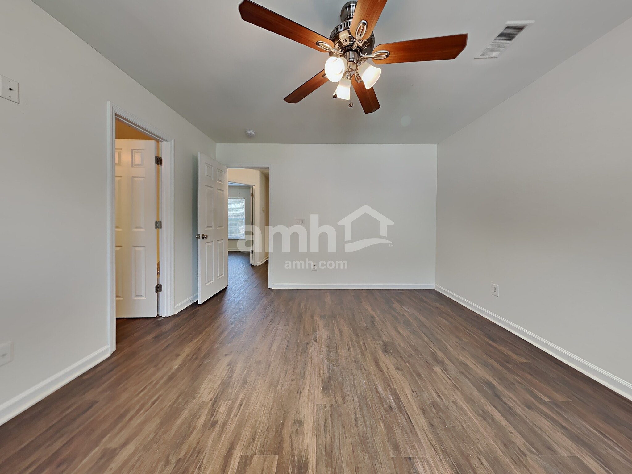 Building Photo - 122 Towering Pine Dr