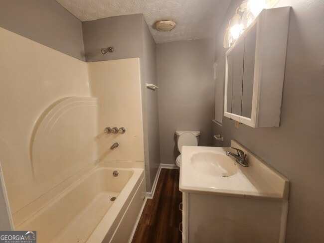 Building Photo - 7703 Aurora Dr