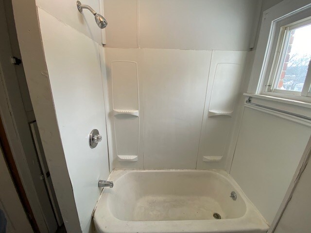 Building Photo - 7913 Force Ave