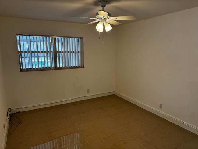 Building Photo - 153 Monaco Way