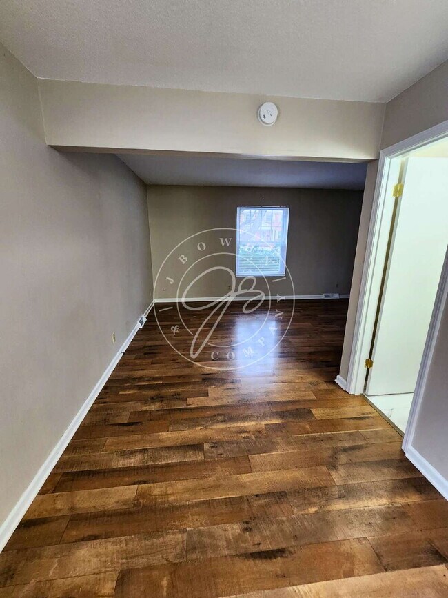 Building Photo - Sylvania Schools! Spacious 2-story, 3-bedroom, 2-bath home offering over 1,200 sq. ft. of living ...