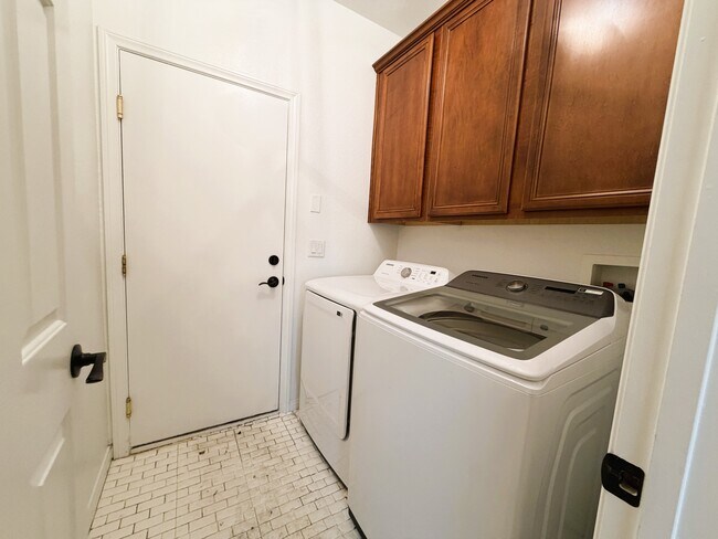 Building Photo - 11833 Arenoso Dr