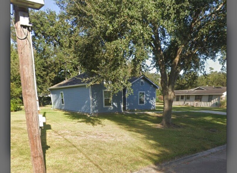 Building Photo - 490 Enfield Ln