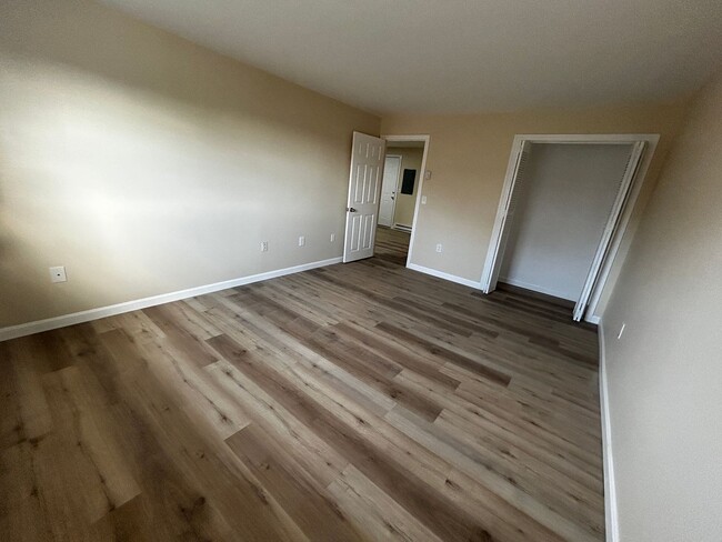 Building Photo - **FEBRUARY 2025 LEASING SPECIAL - $250 OFF...