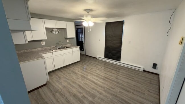 Building Photo - 1028 Debolt Ave