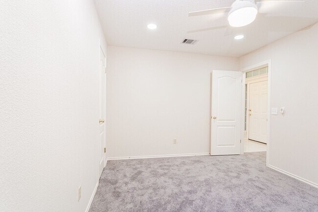 Building Photo - 13003 Tantivy Dr