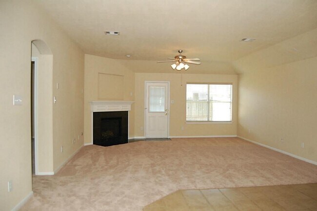 Building Photo - 30415 Deleon Fields Dr