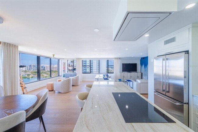 Building Photo - 770 S Palm Ave