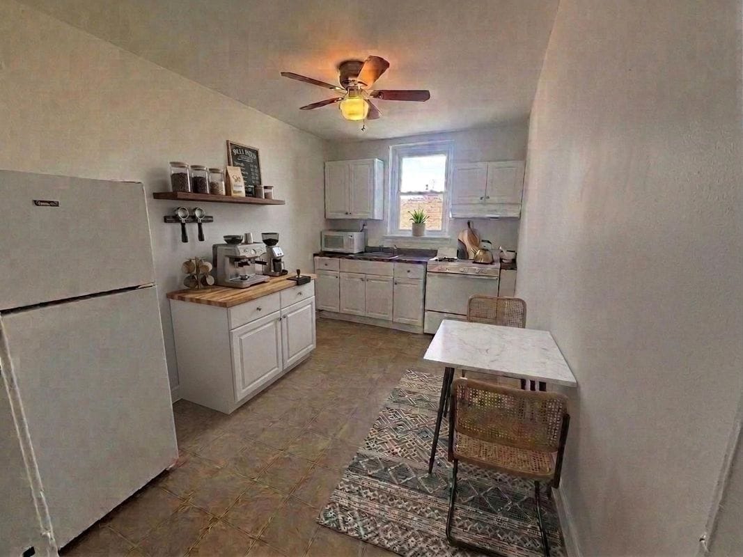 Building Photo - 4555 Bleigh Ave