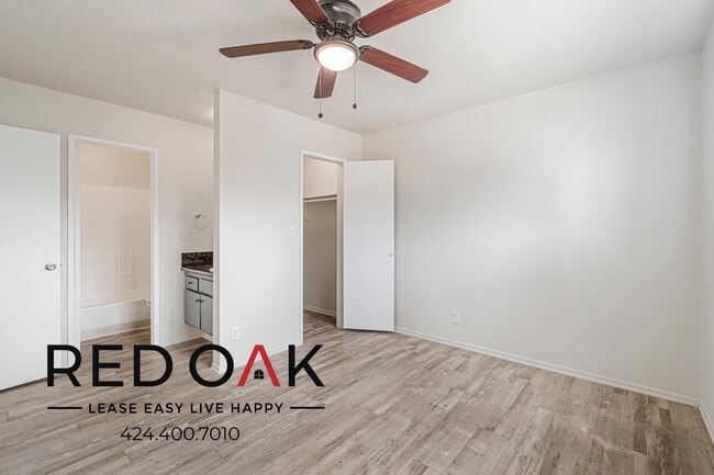 Building Photo - 7350 Hazeltine Ave