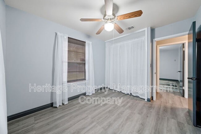 Building Photo - 6022 Castle Vw Dr