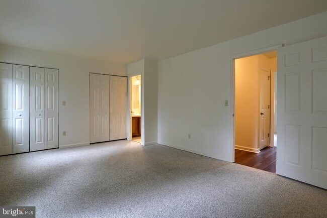 Building Photo - 730 Cambridge Ct