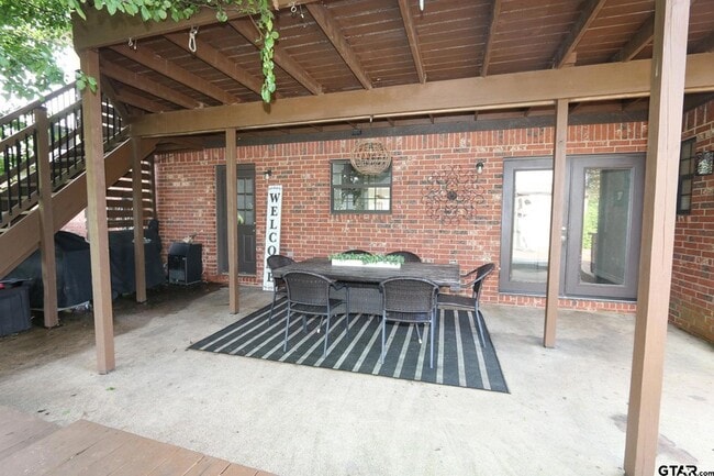 Building Photo - 18751 Ridgeline Rd