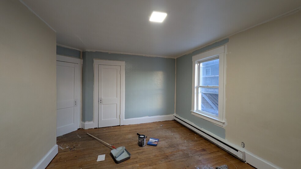 Building Photo - 412 Burgess St