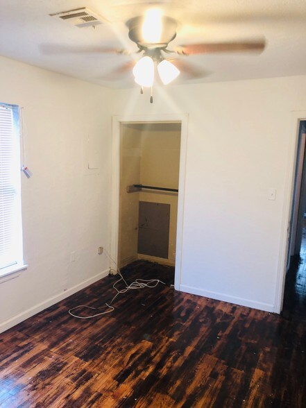 Building Photo - 3 NW 26th St