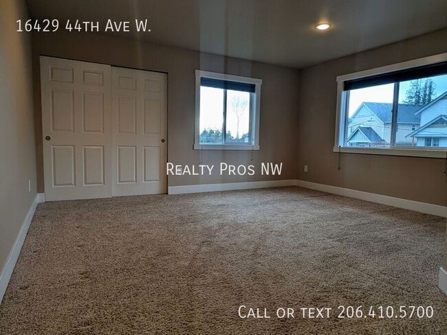 Building Photo - 16429 44th Ave W