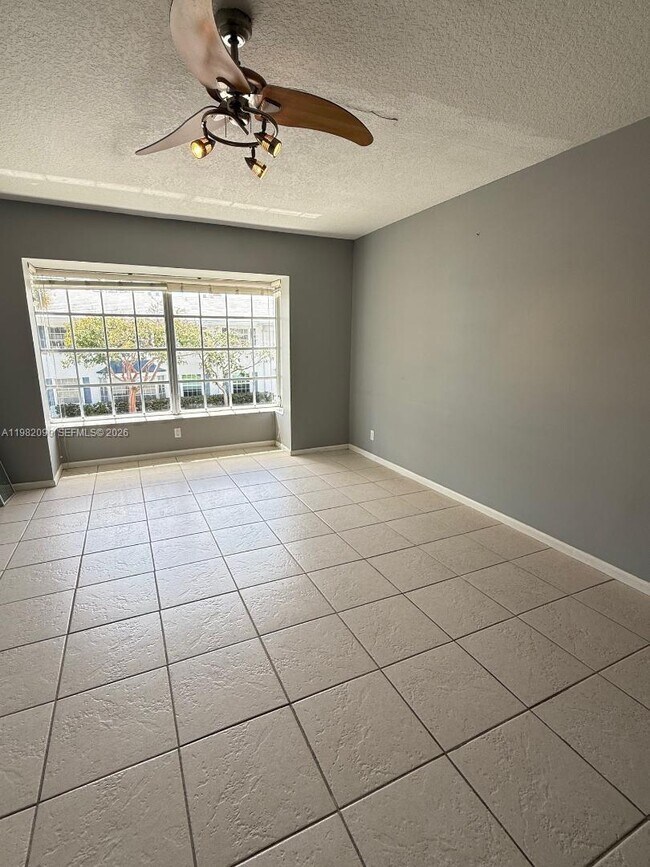 Building Photo - 2261 NE 67th St