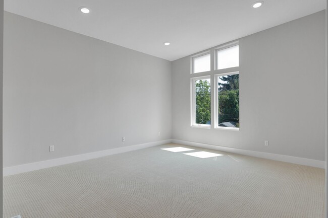 Building Photo - Urban Modern 5 Bedrooms, 3 1/2 Bathrooms, ...
