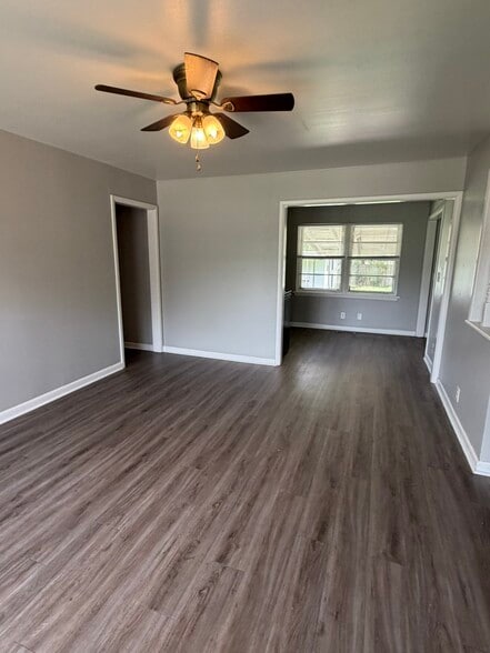 Building Photo - 740 Highland Pky