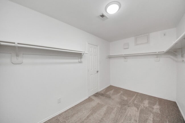 Building Photo - 16611 Gentle Stone Dr