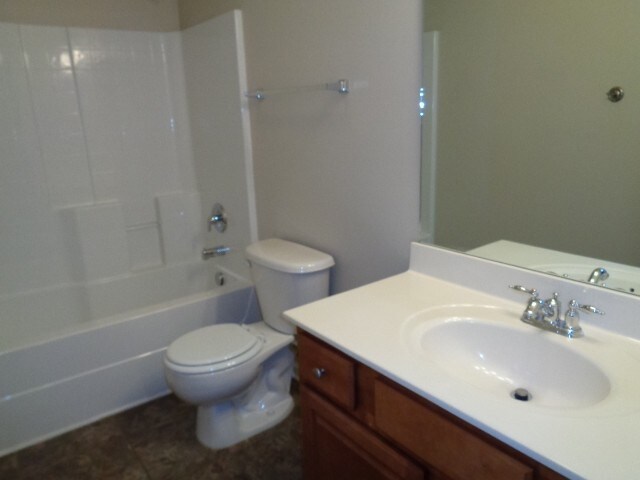 Building Photo - 319 Forest Bend Dr