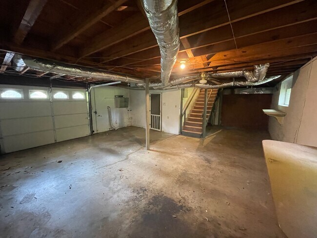 Building Photo - 536 Edgecrest Cir