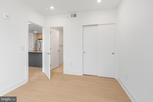 Building Photo - 2000 Dreer St