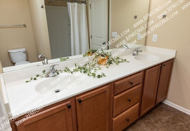 Building Photo - 9155 Coneflower Dr