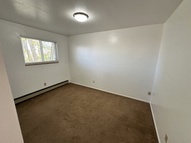 Building Photo - "Charming 3-Bedroom Condo with Hardwood Floors & 2 Full Baths in Golden, CO!"