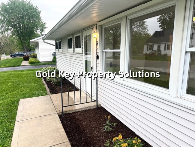 Building Photo - 3 Bed 1 Bath Home For Rent! (NO SECTION 8)