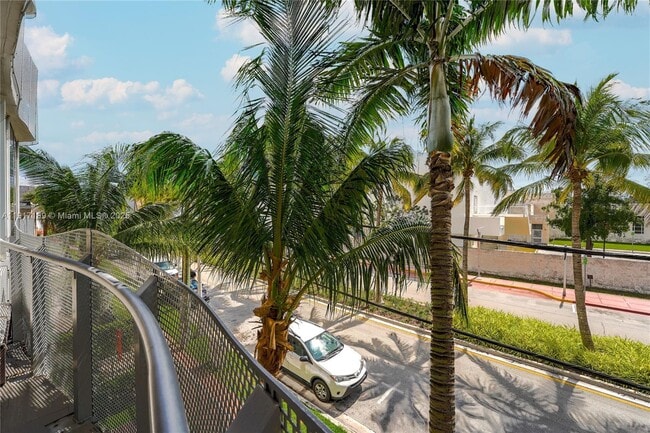 Building Photo - 2100 Park Ave