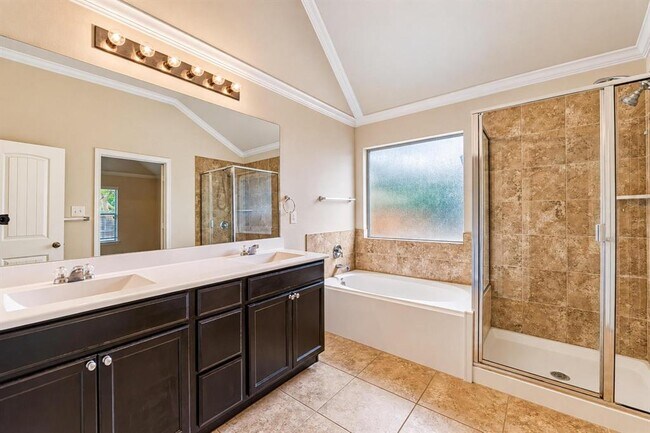 Building Photo - 111 Sandstone Trail
