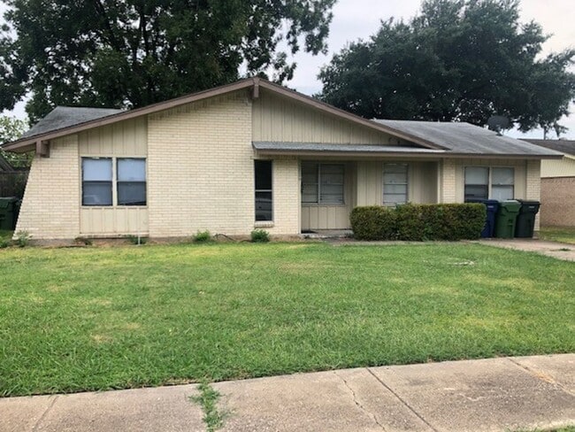 Building Photo - 510 Sunset Dr