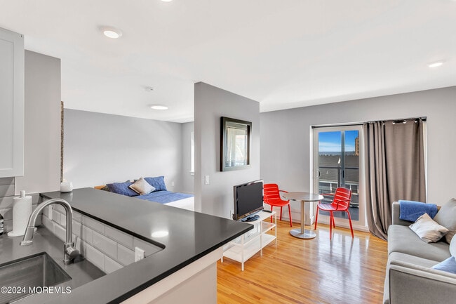 Building Photo - 1706 Park Ave