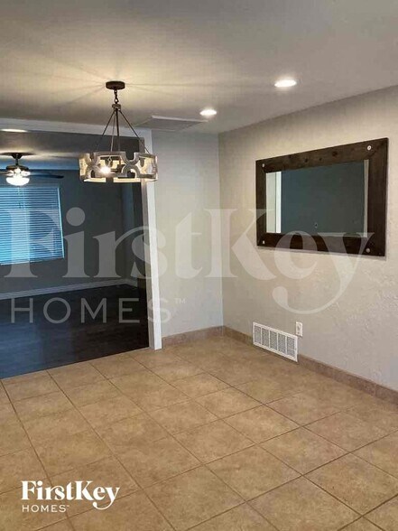 Building Photo - 8501 E Lee Pl