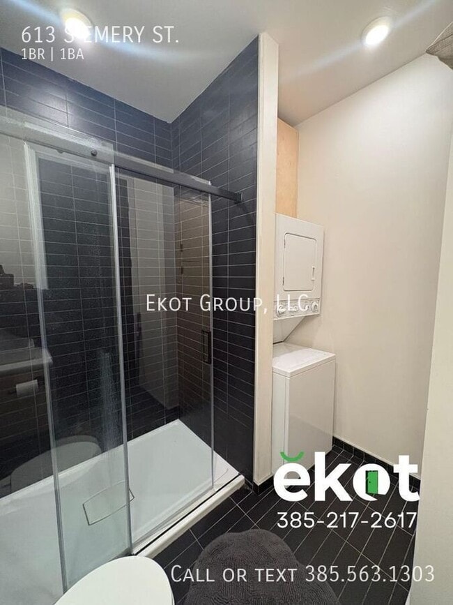 Building Photo - 613 Emery St W