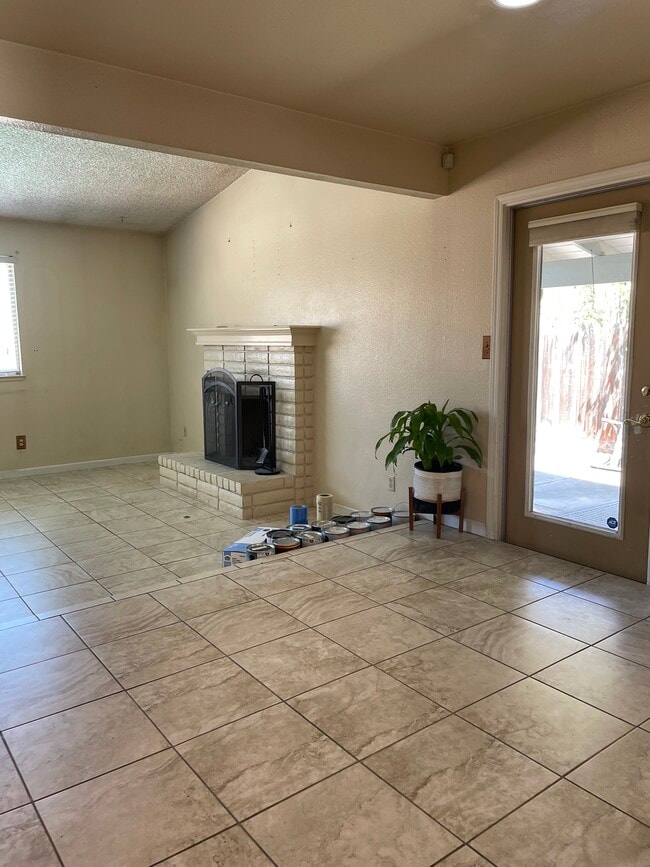 Building Photo - 3305 Sagittarius Ave
