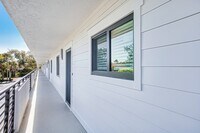 Building Photo - 226 3rd St