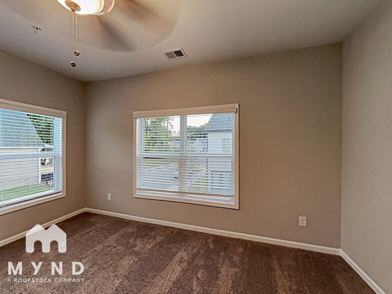 Building Photo - 2861 Regal Park Dr NW